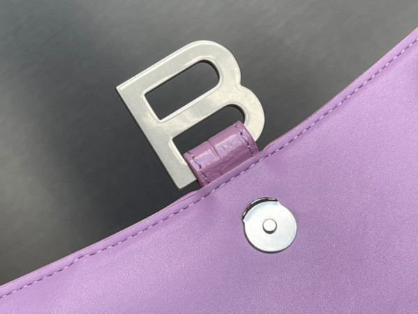 Ba*len*cia*ga hourglass