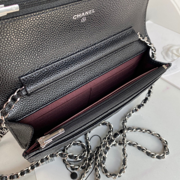 CL CHAIN WALLET CAVIAR NEW EDITION