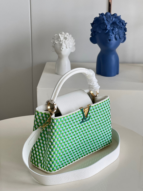 l**is V*t*n capucines mm