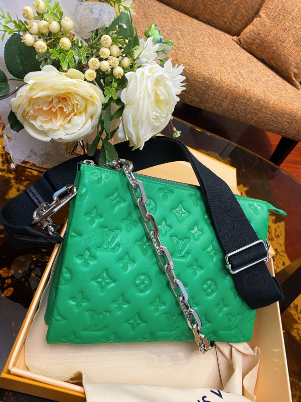 l**is V*t*n coussin pm