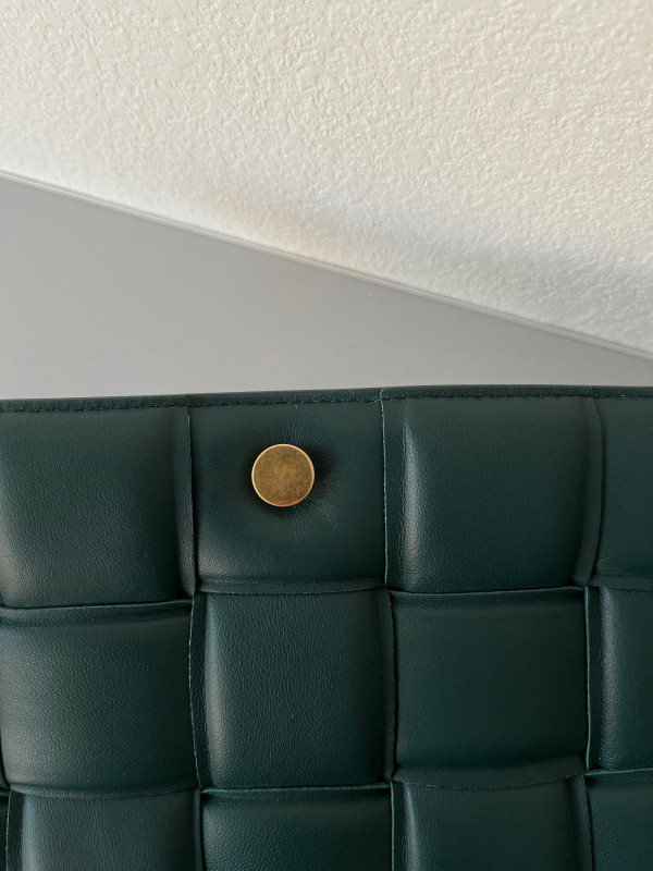 Bo*te*ga ve*ne*ta cassette