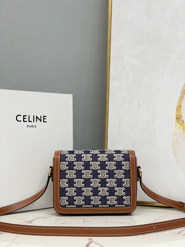 Ce**e teen triomphe bag