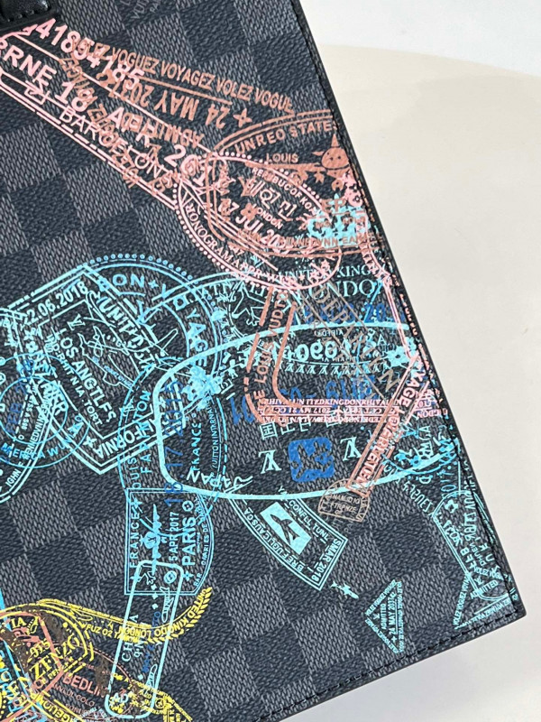 l**is V*t*n sac plat cross