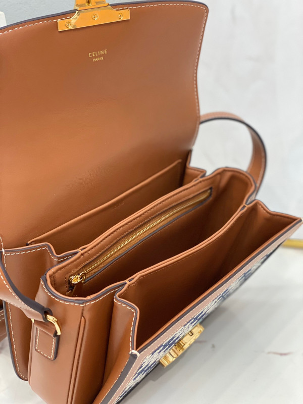 Ce**e medium triomphe bag