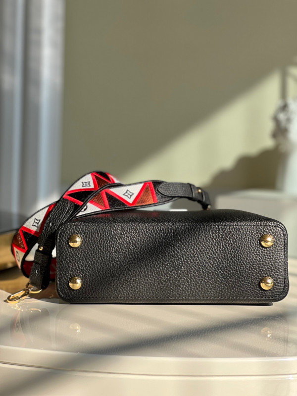 l**is V*t*n capucines bb