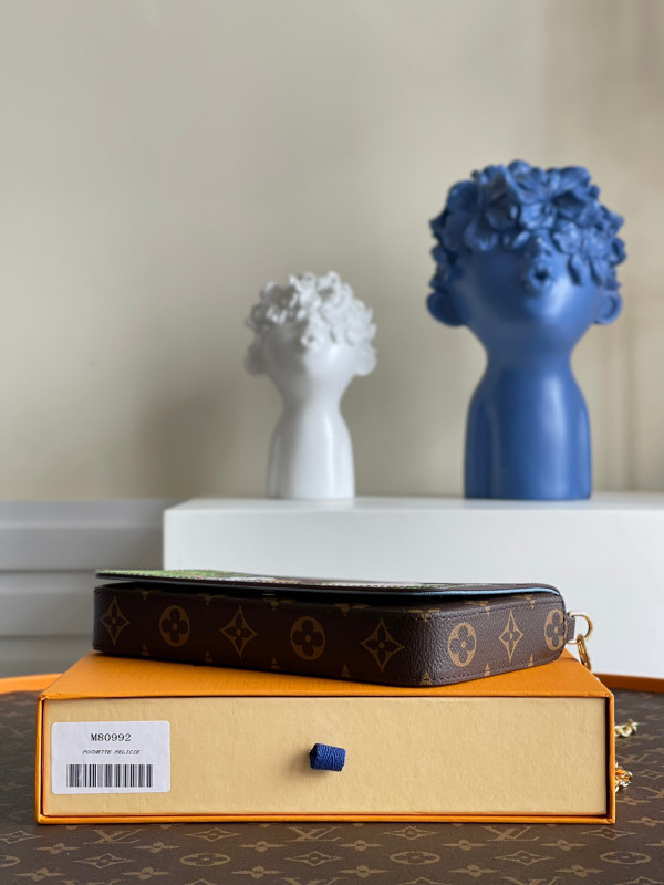 l**is V*t*n fÉlicie pochette