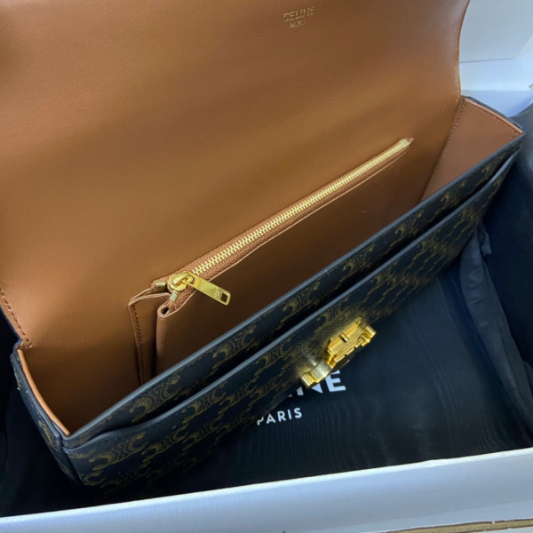 Ce**e chain bag triomphe