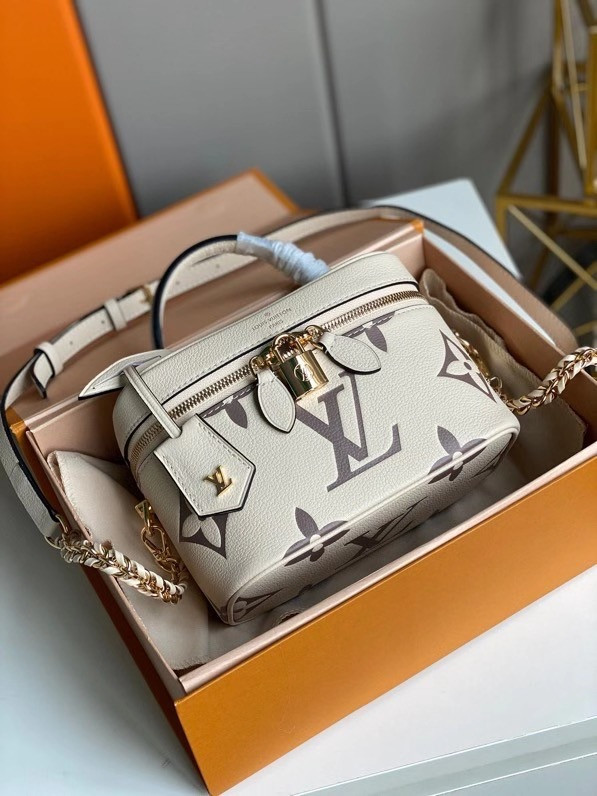 l**is V*t*n vanity pm