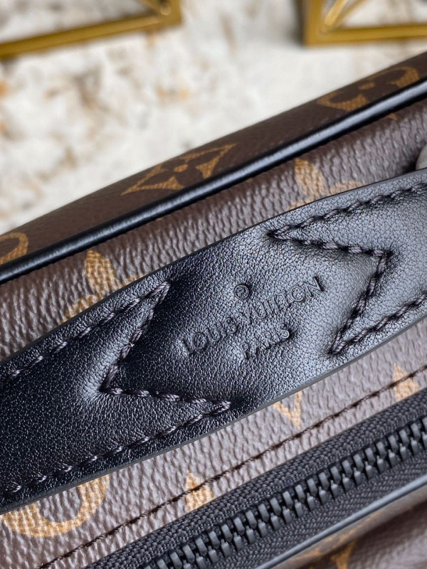 l**is V*t*n s lock messenger