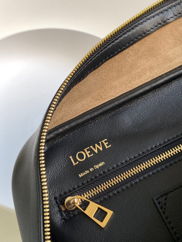 LOEWE Amazona 28 bag