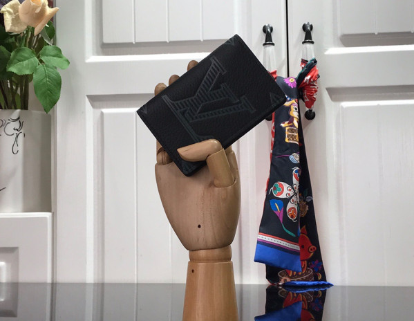 l**is V*t*n pocket organizer