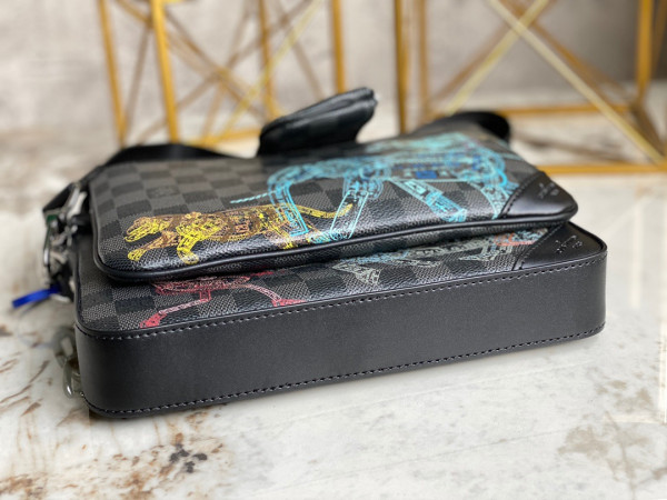 l**is V*t*n trio messenger