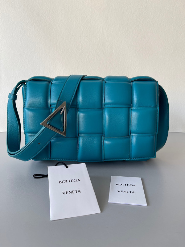 Bo*te*ga ve*ne*ta cassette