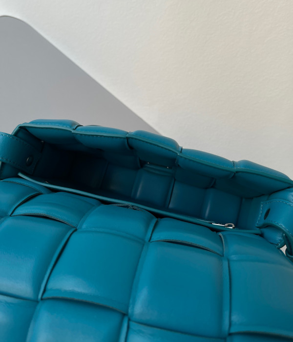 Bo*te*ga ve*ne*ta cassette