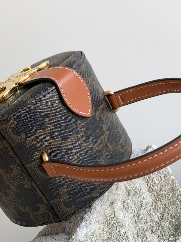 Ce**e round box triomphe