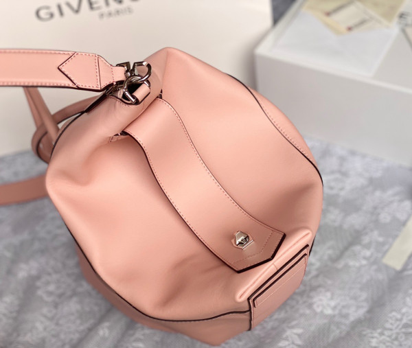 GIVENCHY ANTIGONA SOFT