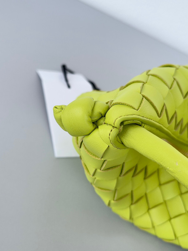 Bo*te*ga ve*ne*ta turn