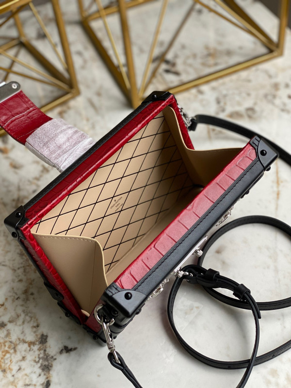 l**is V*t*n petite malle