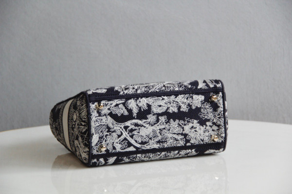 D*or medium lady d-lite bag