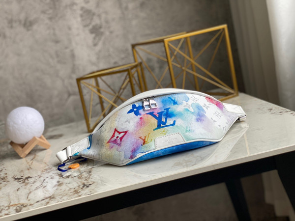 l**is V*t*n discovery bumbag pm