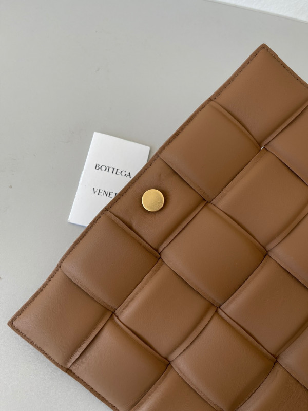 Bo*te*ga ve*ne*ta cassette