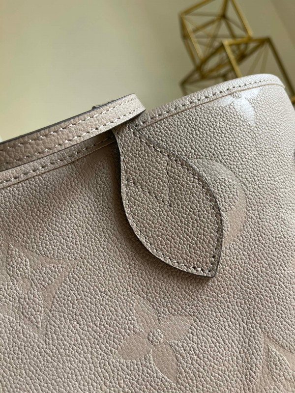 l**is V*t*n neverfull mm