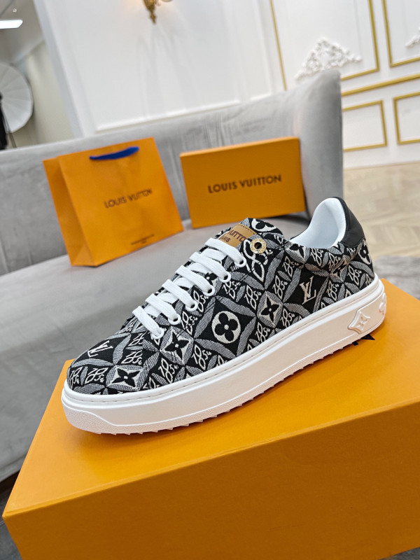 l**is V*t*n women"s time out sneaker