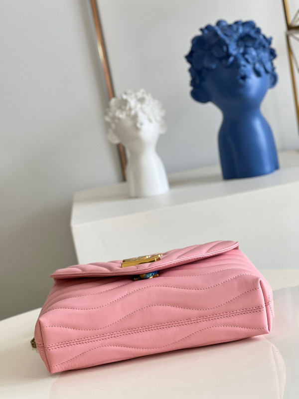 l**is V*t*n new wave chain bag