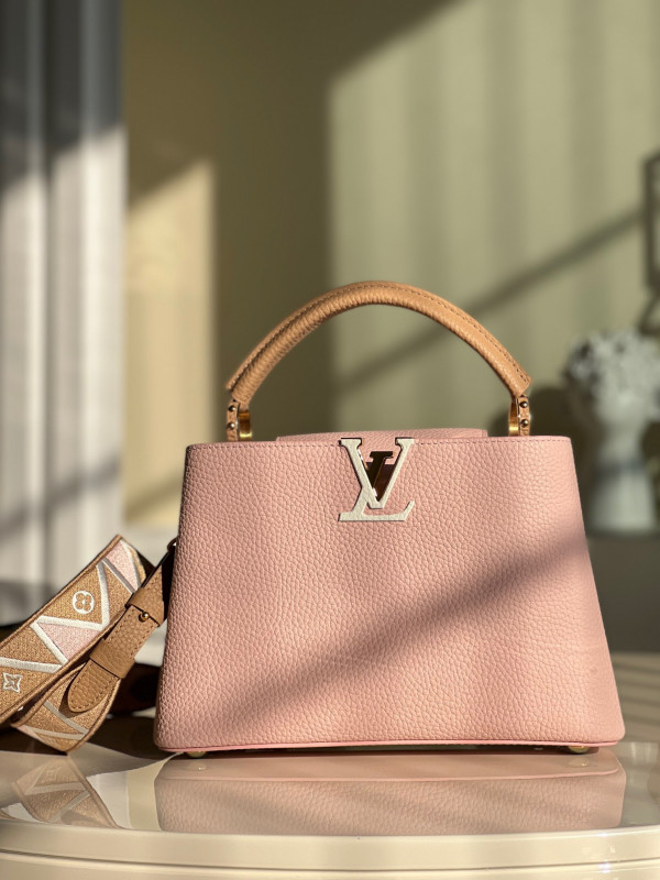 l**is V*t*n capucines bb