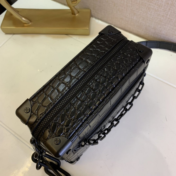 l**is V*t*n soft trunk