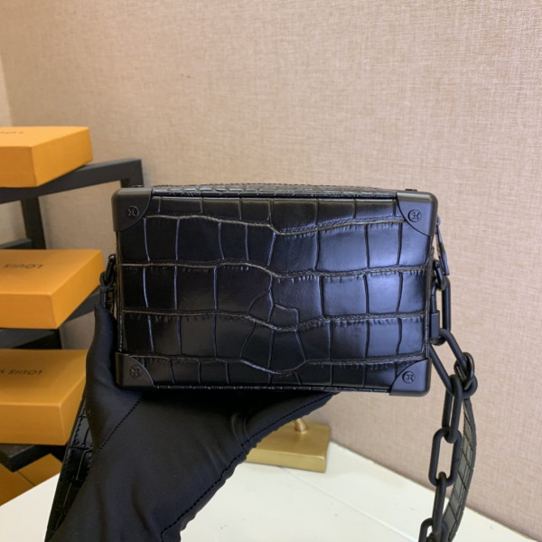 l**is V*t*n soft trunk