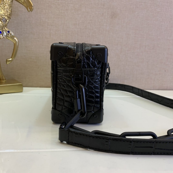 l**is V*t*n soft trunk