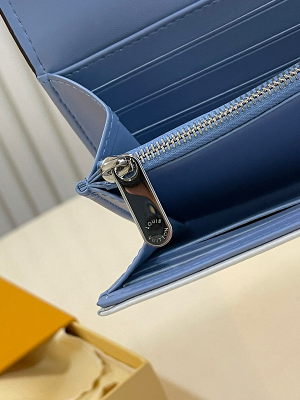 l**is V*t*n iris wallet