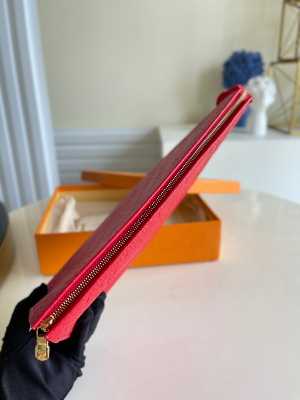 l**is V*t*n pochette voyage