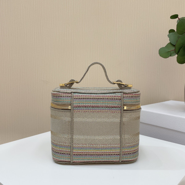 D*or vanity case-24-17-13.5cm