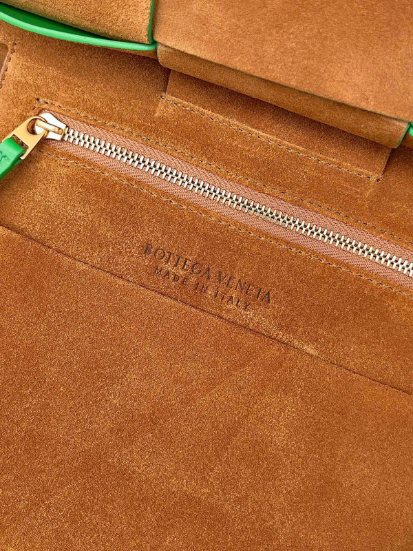 Bo*te*ga ve*ne*ta arco