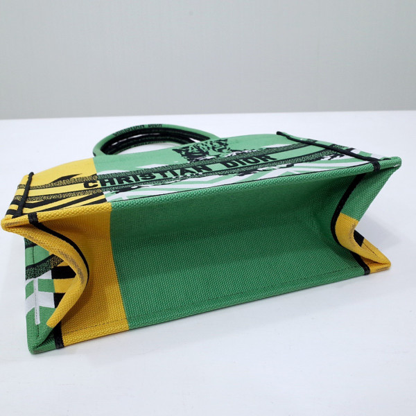 medium D*or book tote