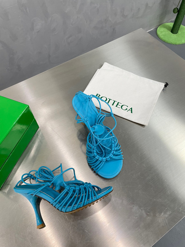 Bo*te*ga ve*ne*ta dot