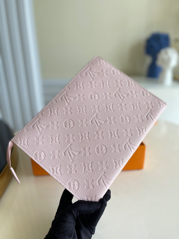 l**is V*t*n pochette voyage