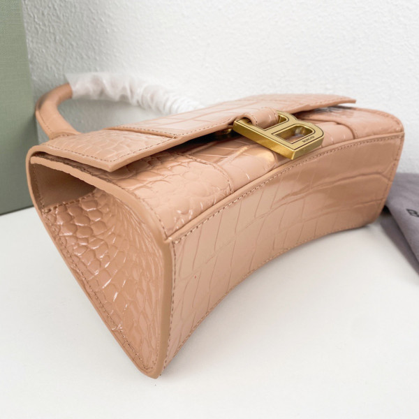 Ba*len*cia*ga hourglass