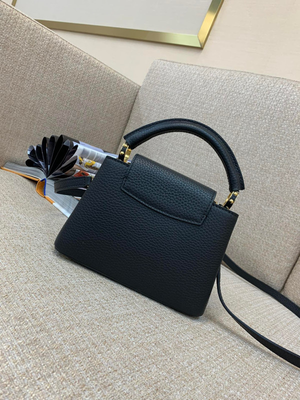 l**is V*t*n capucines mini