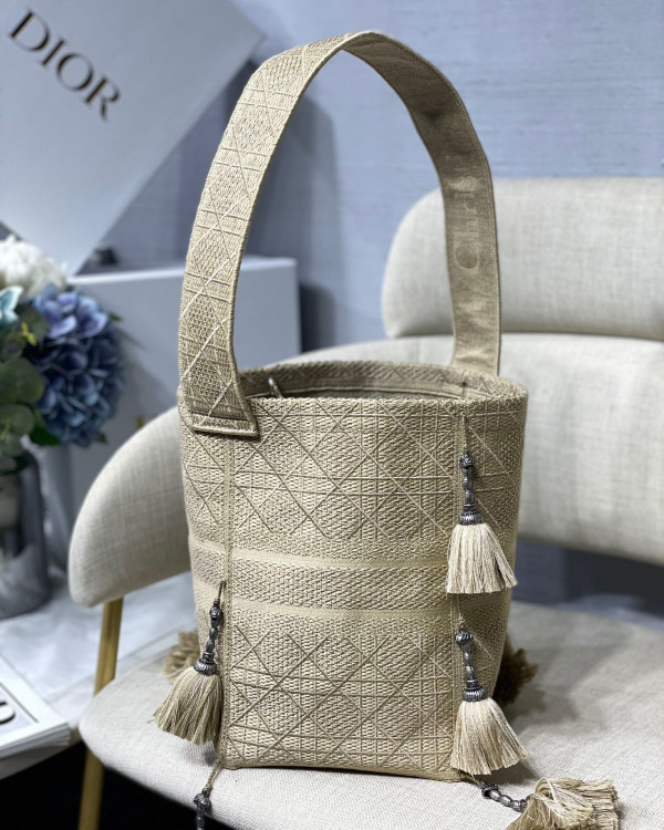 D*or d-bubble bucket bag