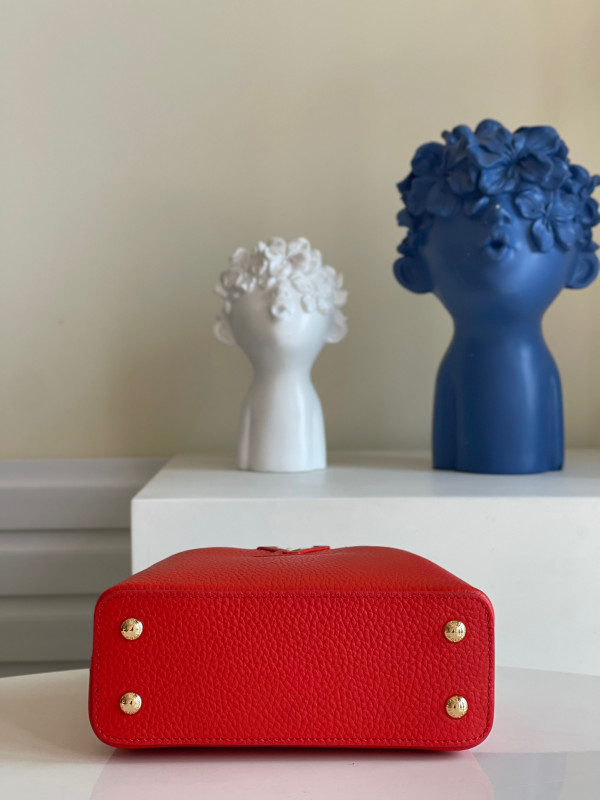 l**is V*t*n capucines mini