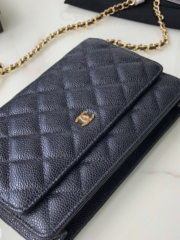 CL CHAIN WALLET CAVIAR