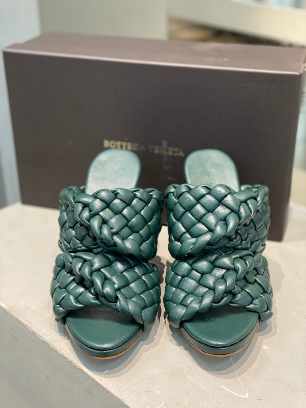 Bo*te*ga ve*ne*ta curve