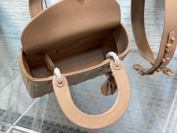 lady D*or small-20-16.5-8cm