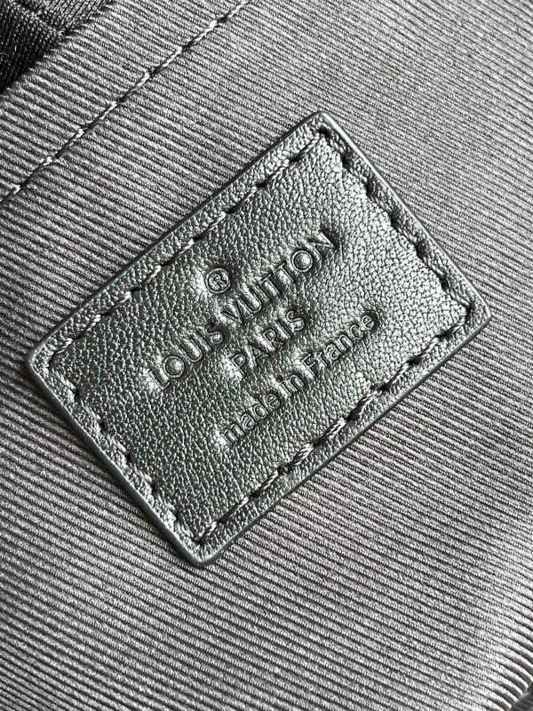 l**is V*t*n cruiser messenger