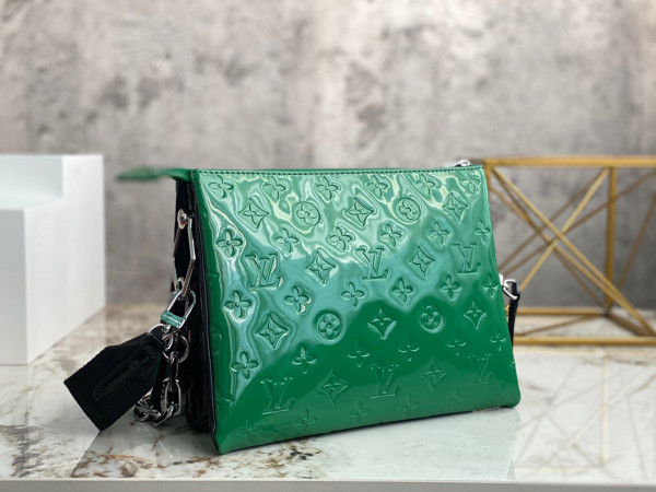 l**is V*t*n coussin pm