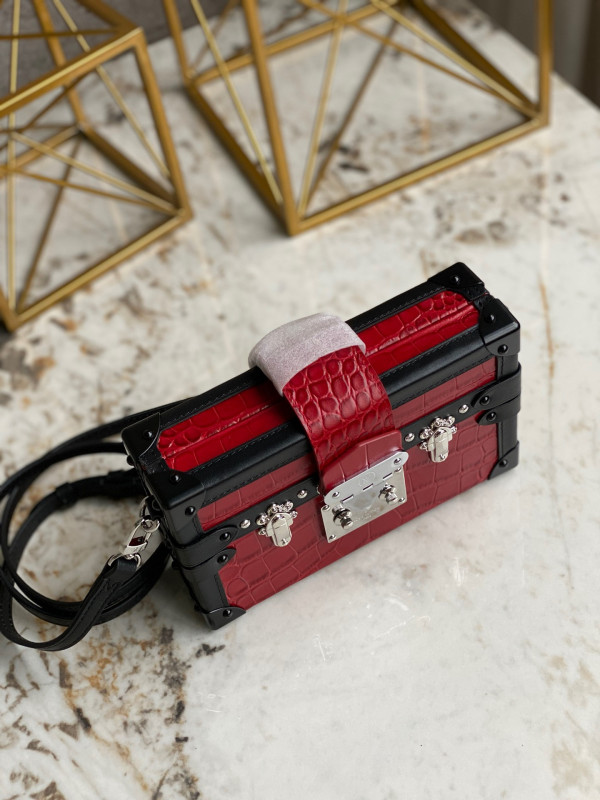 l**is V*t*n petite malle