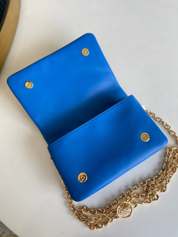 l**is V*t*n pochette coussin